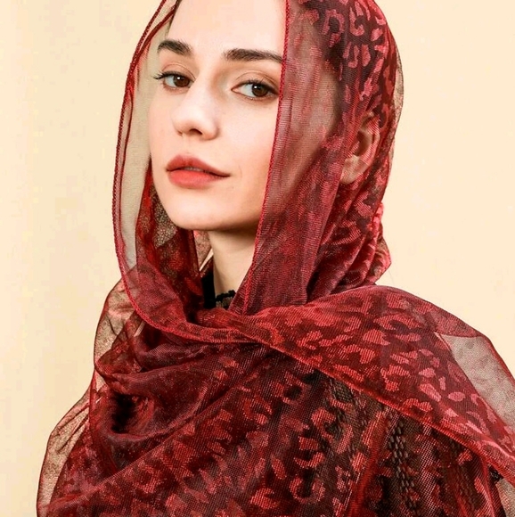 Leopard pattern scarf - Picture 2 of 3